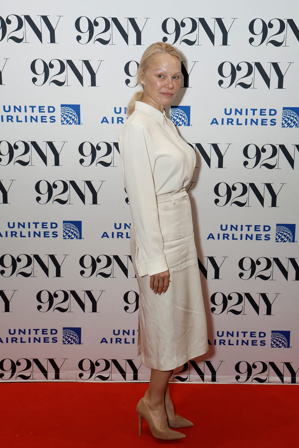 pamela anderson all white outfit