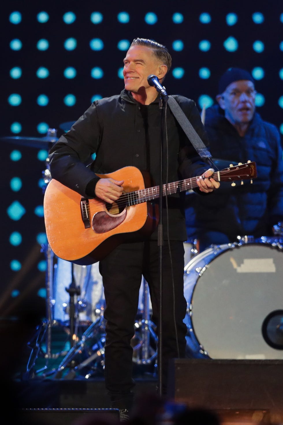 chorzow, poland 2025/01/01: bryan adams performs live during new year's eve to celebrate the new year 2025 at stadion silesia. (photo by grzegorz wajda/sopa images/lightrocket via getty images)