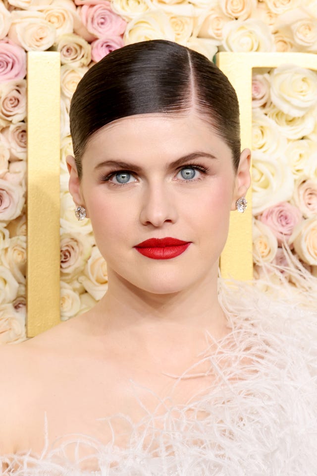 short hairstyles for thinning hair alexandra daddario