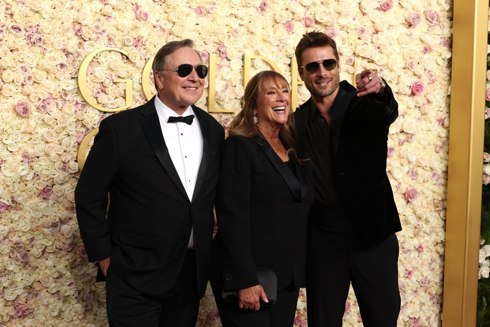 beverly hills, california january 05 l r glen powell sr, cyndy powell, and glen powell attend the 82nd annual golden globe awards at the beverly hilton on january 05, 2025 in beverly hills, california photo by kevin mazurgetty images