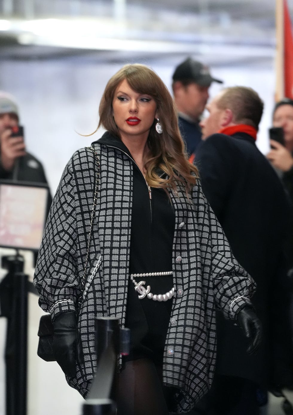 kansas city, missouri january 18 taylor swift arrives prior to an nfl football game between the houston texans and kansas city chiefs at geha field at arrowhead stadium on january 18, 2025 in kansas city, missouri photo by perry knottsgetty images