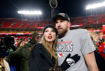 kansas city, missouri january 26 taylor swift celebrates with travis kelce 87 of the kansas city chiefs after defeating the buffalo bills 32 29 in the afc championship game at geha field at arrowhead stadium on january 26, 2025 in kansas city, missouri photo by david eulittgetty images
