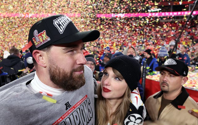 taylor swift and travis kelce at the afc championship game