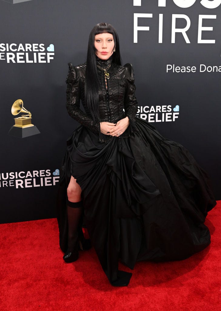 grammy 2025 la alfombra roja