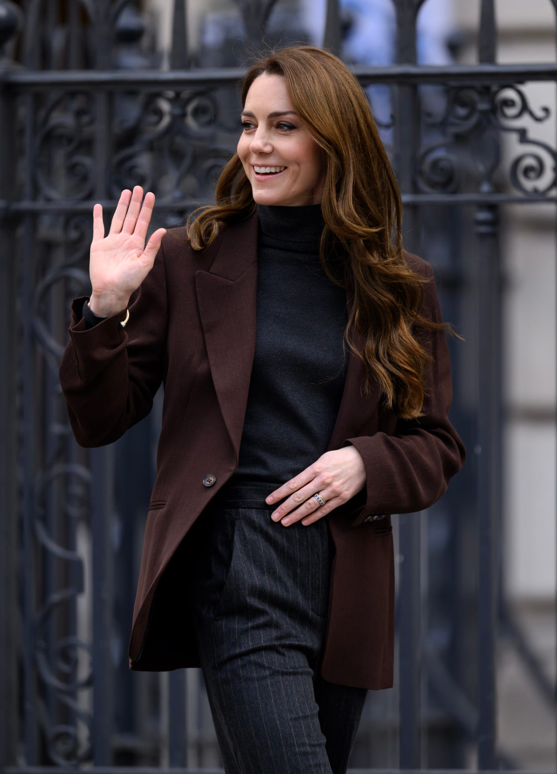 london, england february 04 catherine, princess of wales departs after joining a group of four and five year old school children at the national portrait gallery on february 04, 2025 in london, england the princess joined the children to kick off a new initiative from the royal foundation centre for early childhood, focused on helping young children develop essential social and emotional skills photo by karwai tangwireimage