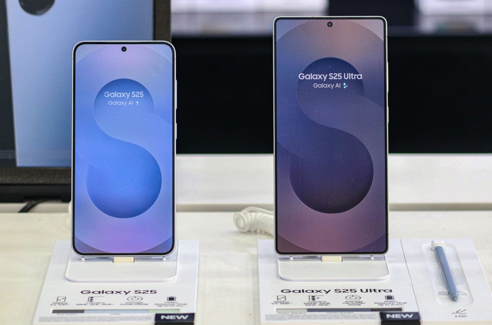 samsung galaxy s25 and galaxy s25 ultra mobile phones