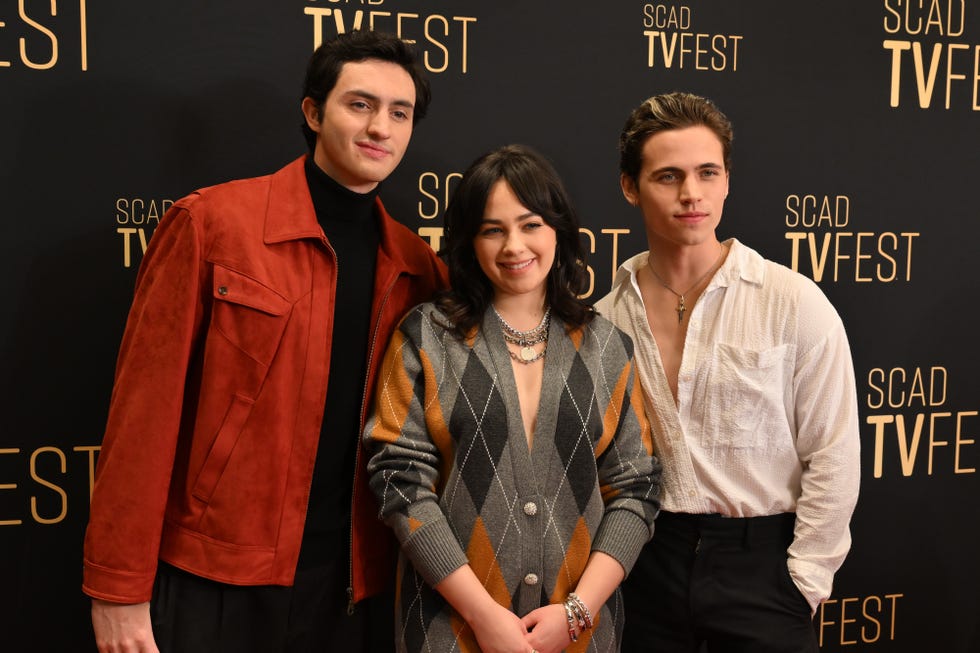 gianni decenzo, mary mouser and tanner buchanan attendcobra kai press junket