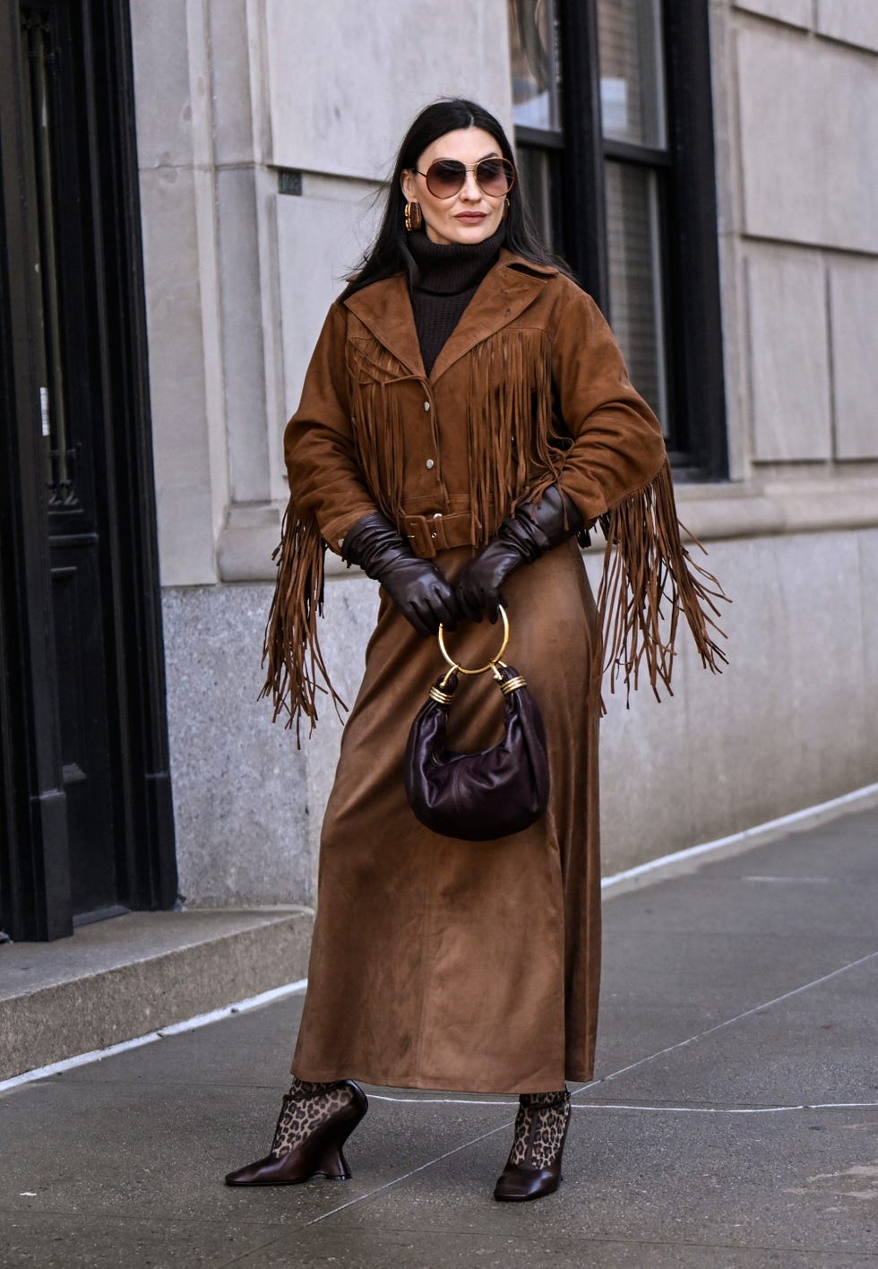 looks con guantes de tendencia viral