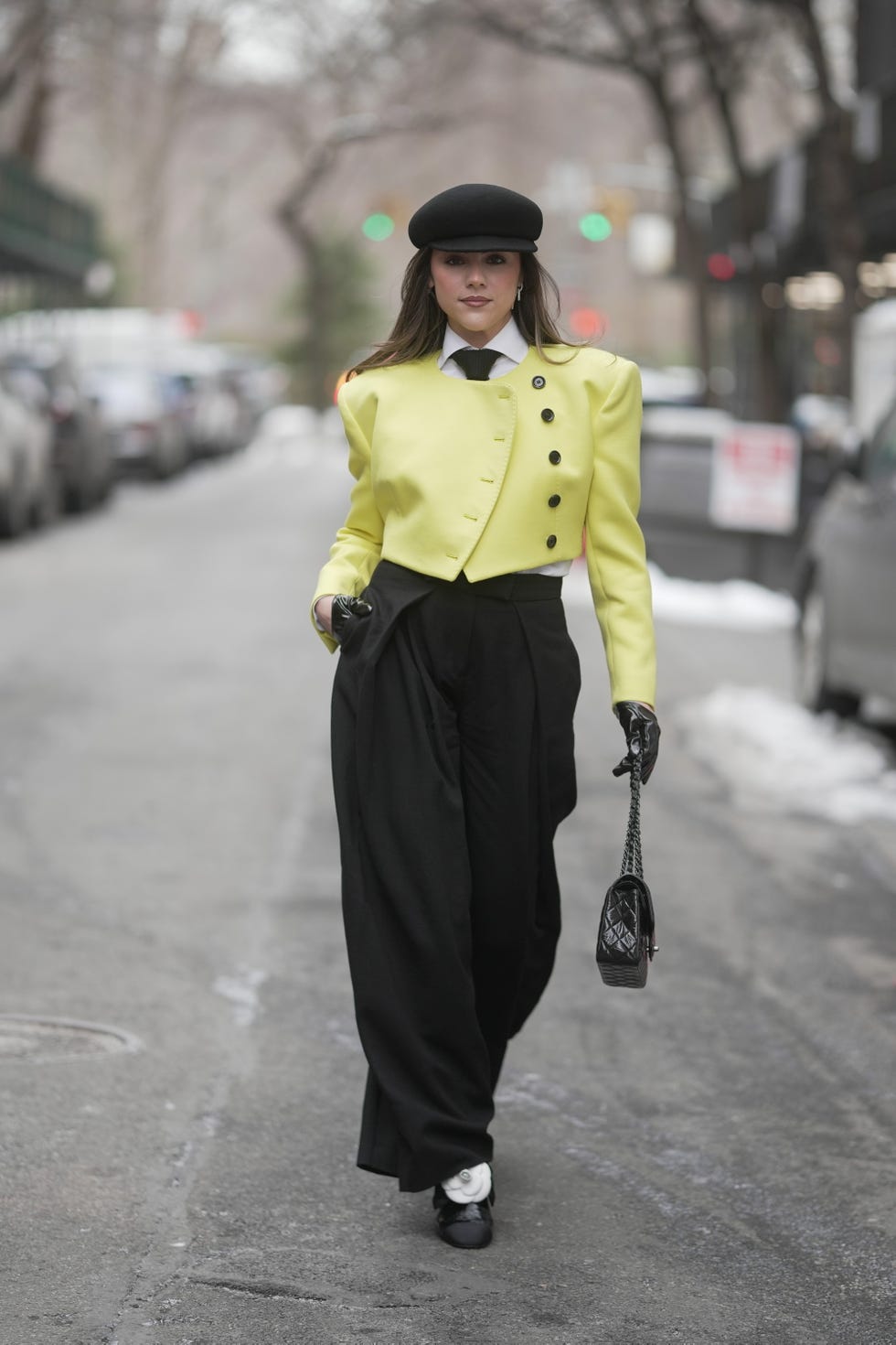 looks con guantes de tendencia viral