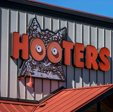 a hooters restaurant a hooters restaurant