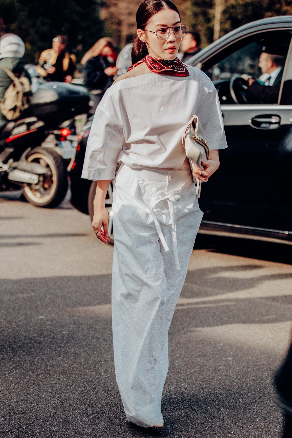 streetstyle during london rtw fall fashion week 2025 on march 01, 2025 in milan, italy. (photo by jonathan daniel pryce/wwd via getty images)