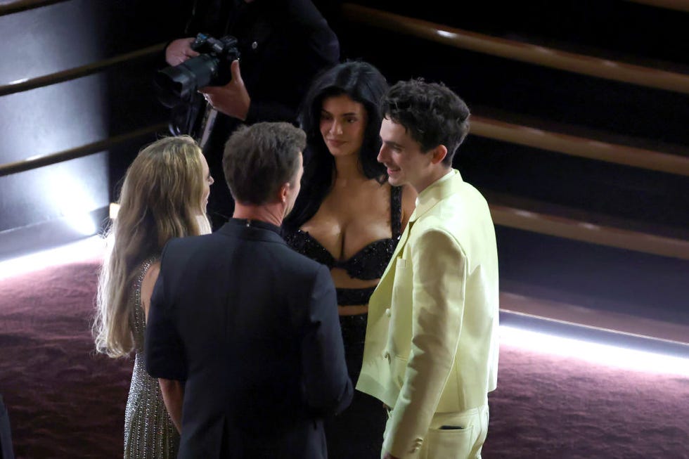 hollywood, california march 02: (l r) shauna robertson, edward norton, kylie jenner and timothée chalamet attend the 97th annual oscars at dolby theatre on march 02, 2025 in hollywood, california. (photo by kevin winter/getty images)