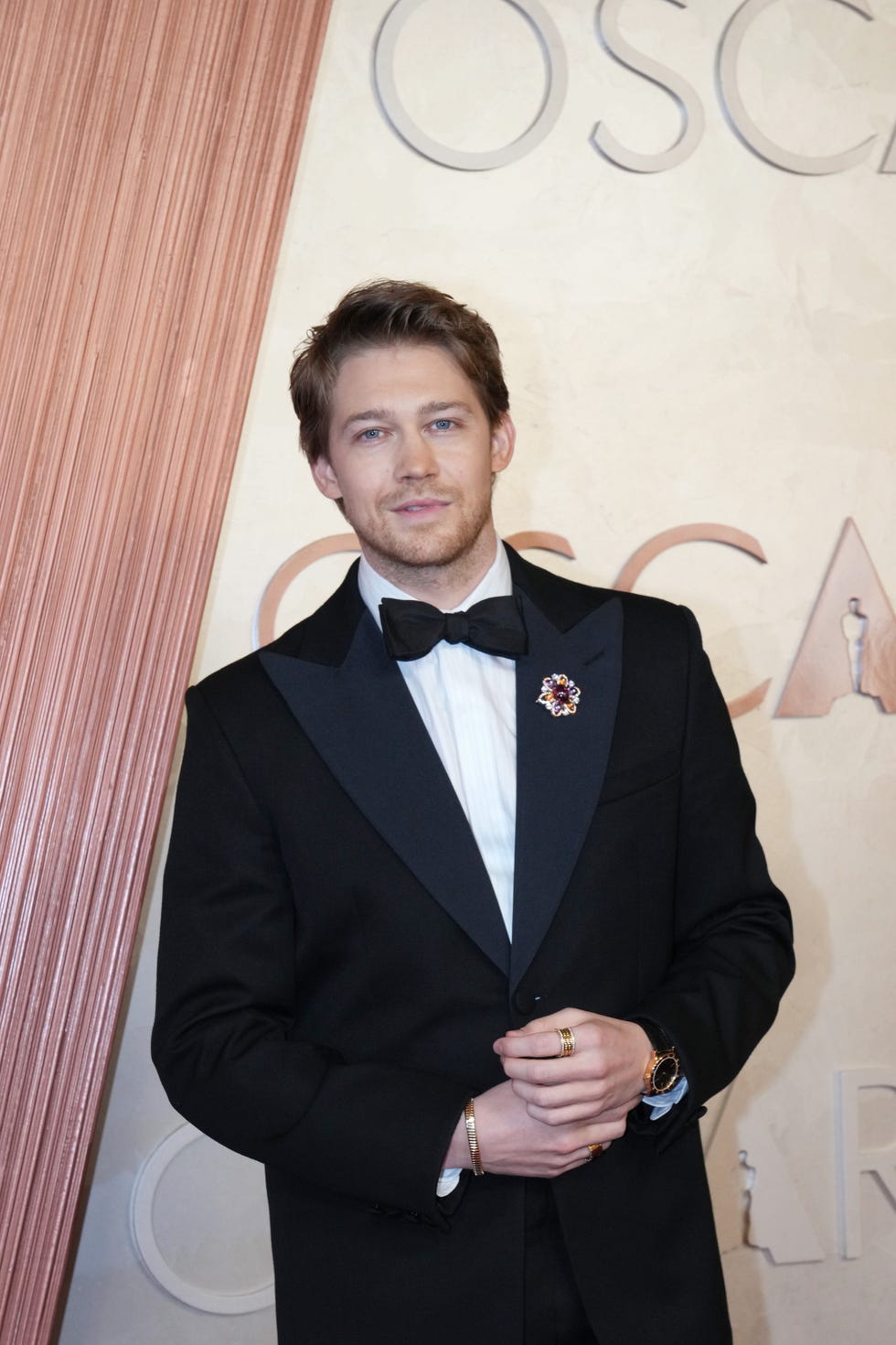 hollywood, california march 02: joe alwyn attends the 97th annual oscars at dolby theatre on march 02, 2025 in hollywood, california. (photo by jeff kravitz/filmmagic) hollywood, california march 02: joe alwyn attends the 97th annual oscars at dolby theatre on march 02, 2025 in hollywood, california. (photo by jeff kravitz/filmmagic)