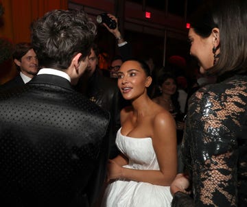 beverly hills, california march 02: exclusive coverage (l r) timothée chalamet, kim kardashian, and kendall jenner attend the 2025 vanity fair oscar party hosted by radhika jones at wallis annenberg center for the performing arts on march 02, 2025 in beverly hills, california. (photo by kevin mazur/vf25/wireimage for vanity fair)
