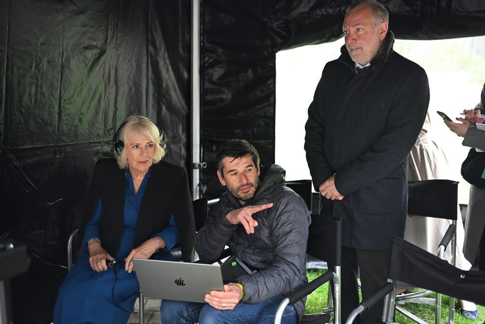 mccli0013290 ©eddie mulholland her majesty will visit the set of tv drama trigger point, which is currently being filmed on location in london. accompanied by dame carolyn mccall, chief executive of itv, and executive producers jed mercurio and jessica sharkey, the queen will meet cast and crew involved in the upcoming third series, including vicky mcclure and a bomb disposal expert advising the production. her majesty will have the opportunity to observe the team in action while a scene is filmed.the queen will join a reception attended by familiar faces from some of itv’s well known programmes and staff working behind the scenes in a range of areas across the company.her majesty will view a display looking back on royal moments in itv’s 70 year history and showcasing itv’s range of work over the years. following a speech by dame carolyn mccall, the queen will cut a clapperboard shaped cake to mark the occasion.pic : the queen on the set of trigger point with vfx supervisor mark robinson and jed mercurio.