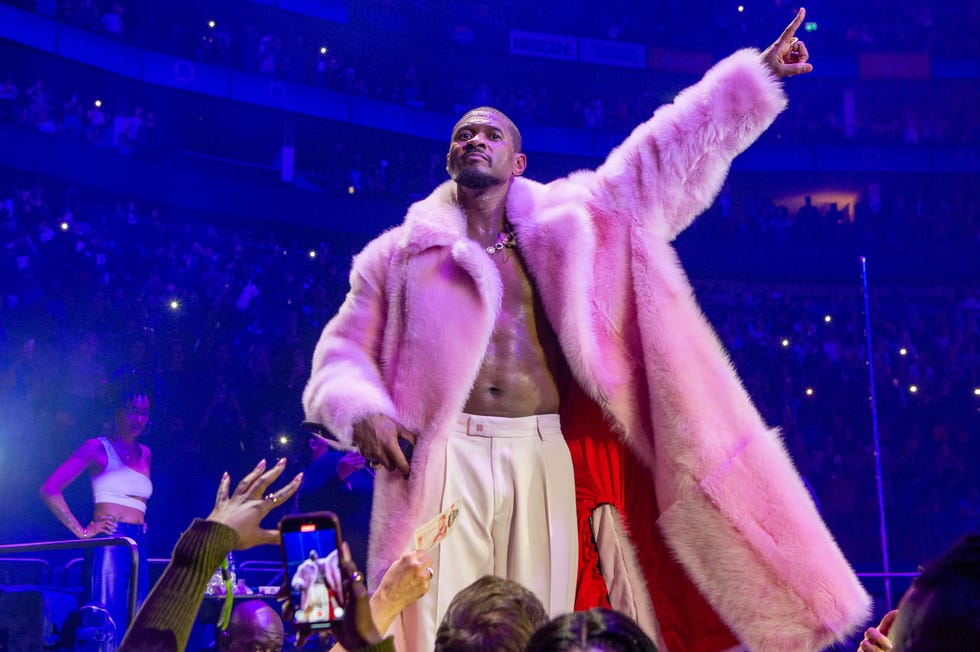 Londres, Inglaterra, 11 de abril: Usher se apresenta no palco na oitava noite de sua turnê Past Present Future, na O2 Arena, em 11 de abril de 2025, em Londres, Inglaterra. (Foto de Joseph Okpako/wireimage)