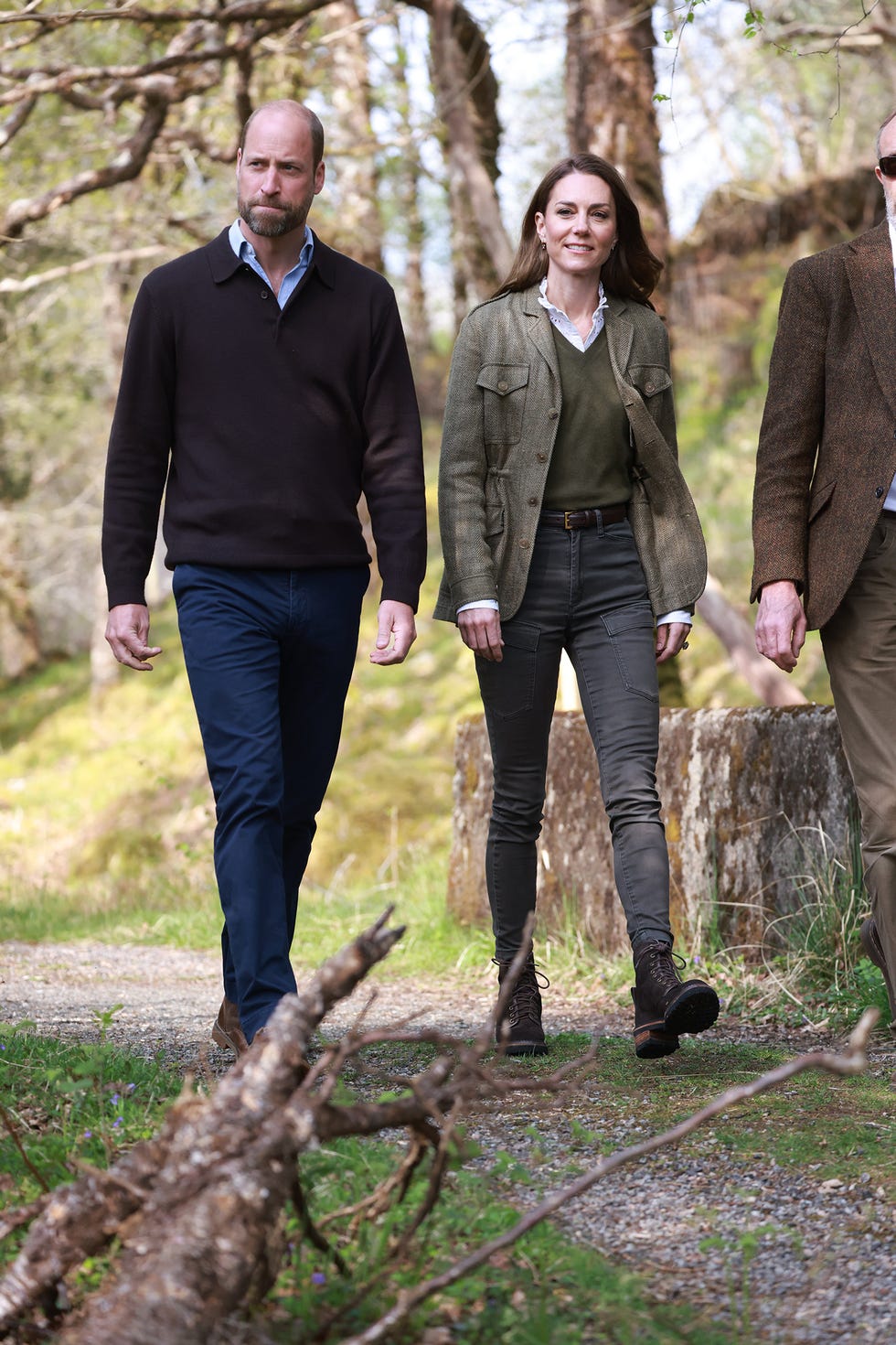 ardura, scotland april 30: prince william, prince of wales and catherine, princess of wales during a visit to ardura community forest on april 30, 2025 in ardura, isle of mull, scotland. the prince and princess of wales are on a two day visit to the isles of mull and iona on the 29th and 30th of april to engage with rural island communities. during their time on the islands, they will connect with local residents, highlighting the value of social bonds and underscoring the importance of safeguarding and advocating for the natural environment. (photo by ian vogler wpa pool/getty images)