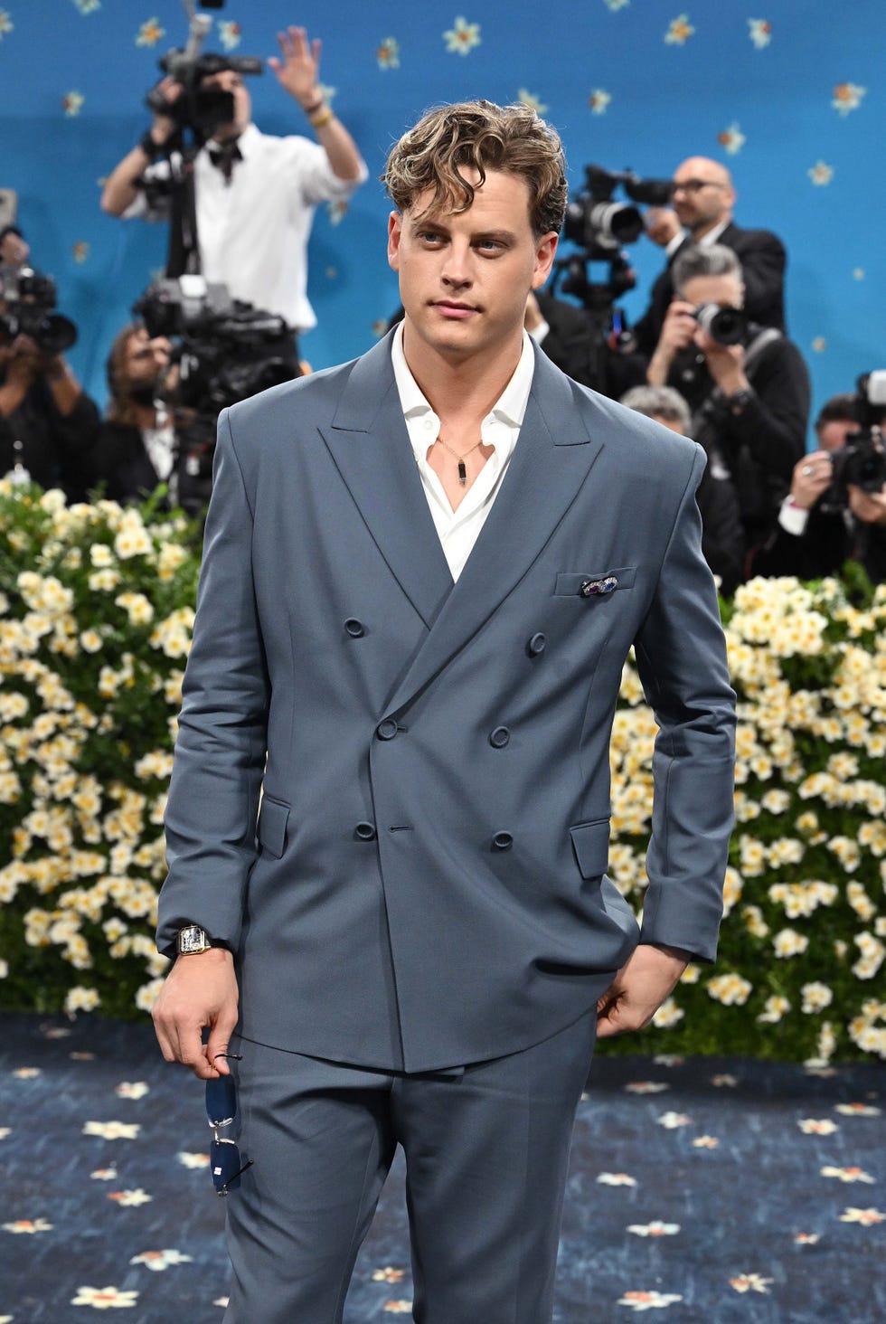 joe burrow at the 2025 met gala celebrating "superfine: tailoring black style" held at the metropolitan museum of art on may 05, 2025 in new york, new york. (photo by gilbert flores/variety via getty images) joe burrow at the 2025 met gala celebrating "superfine: tailoring black style" held at the metropolitan museum of art on may 05, 2025 in new york, new york. (photo by gilbert flores/variety via getty images)