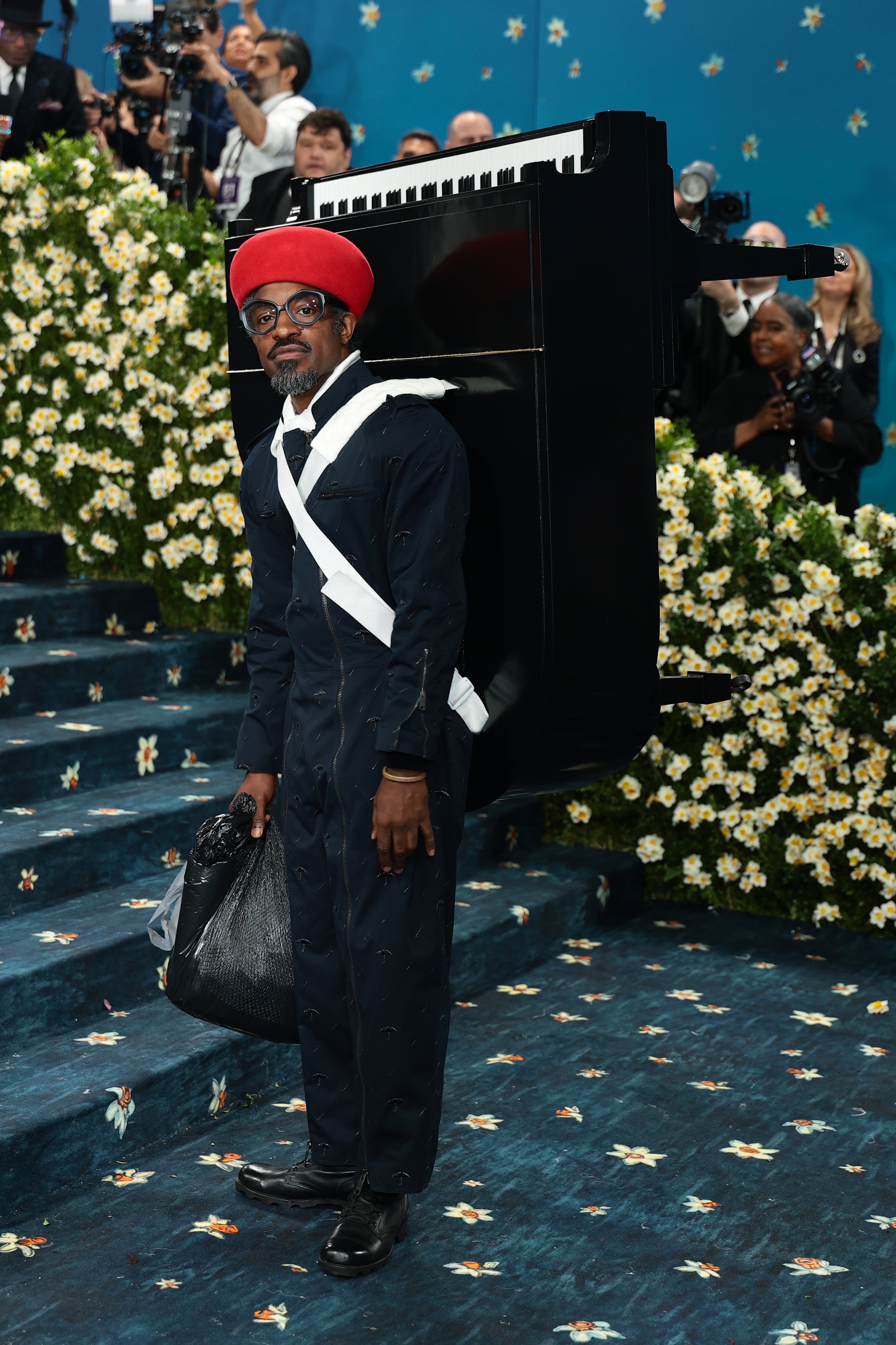 Why Yes, That Was André 3000 Carrying a Piano up the Met Gala Stairs