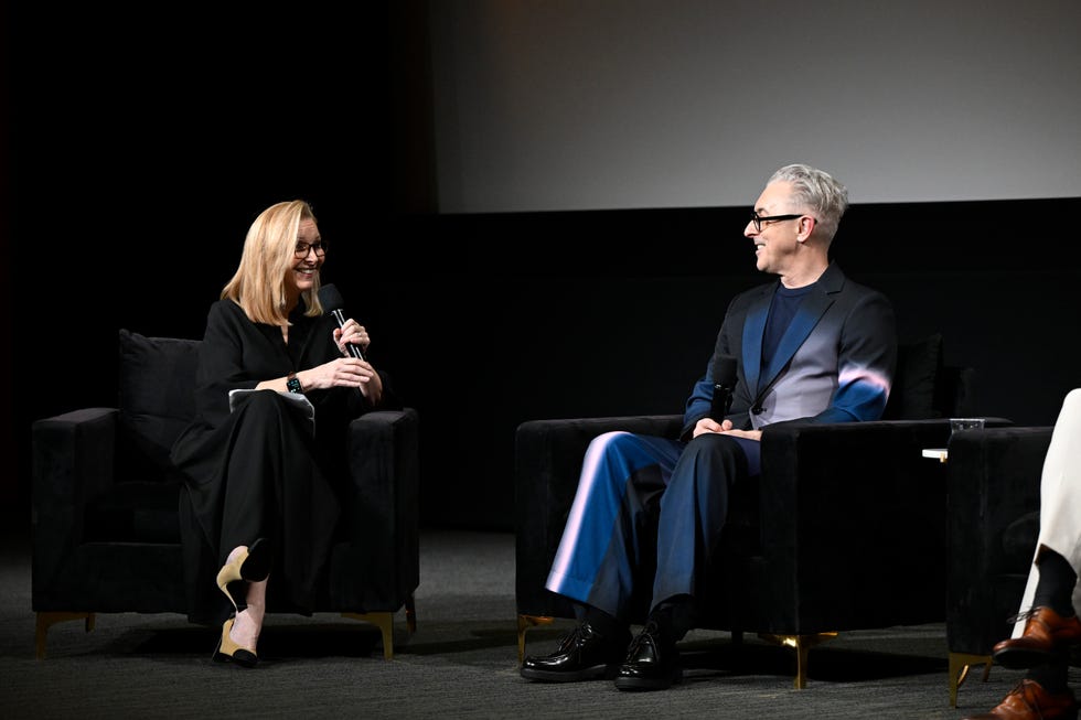 nbcuniversal events the traitors fyc event 2025 pictured: (l r) lisa kudrow, moderator; alan cumming, host / producer at the television academy in north hollywood, calif. on may 14, 2025 (photo by: griffin nagel/peacock via getty images)