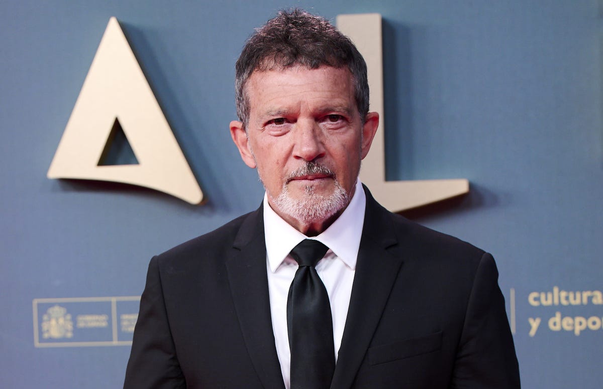 Antonio Banderas Reveals Hilarious Struggle to Learn English in the 90s: 'They Tortured Me for 8 Hours a Day!'
