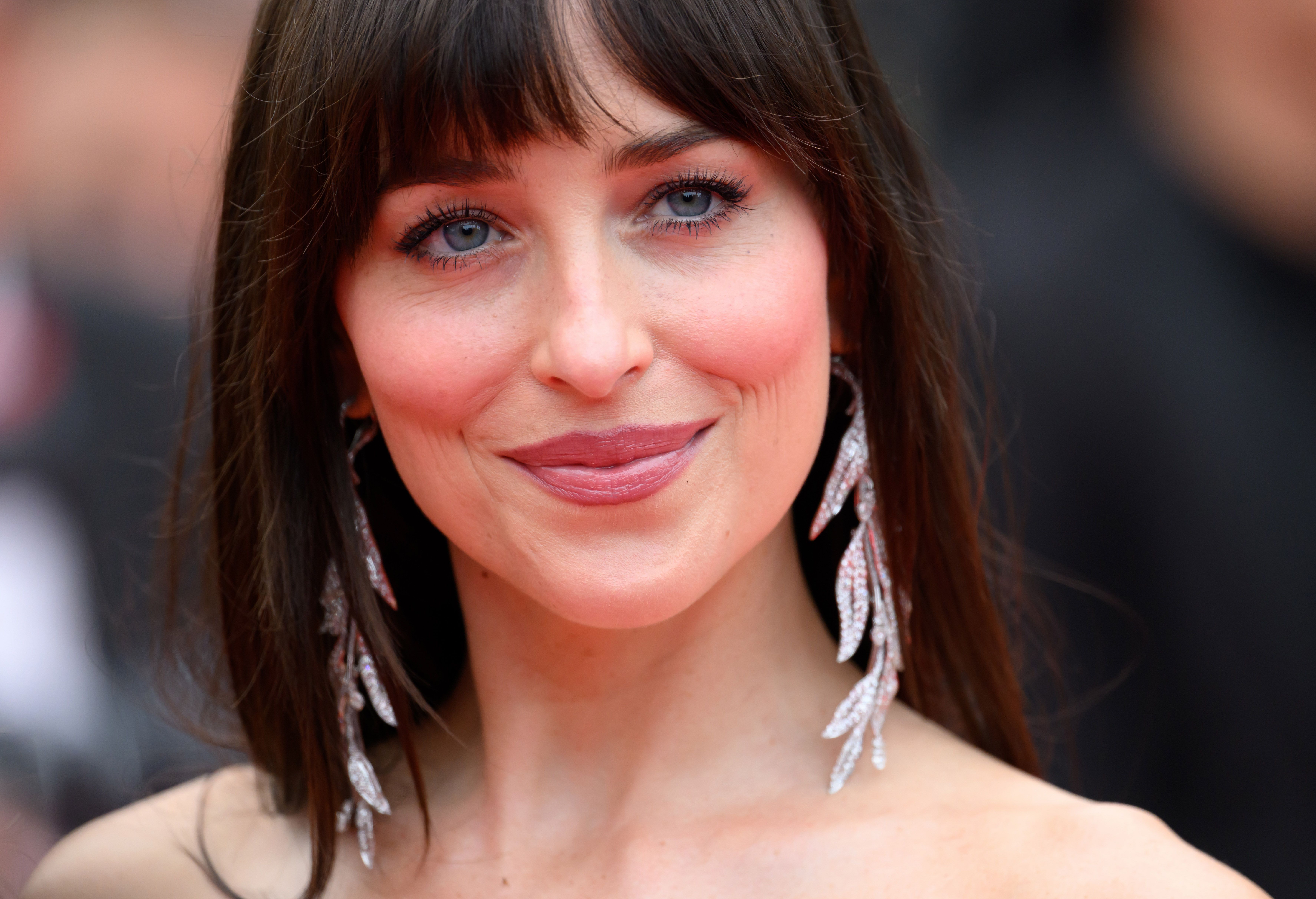 Dakota Johnson Cracks the Code for Effortless Summer Dressing