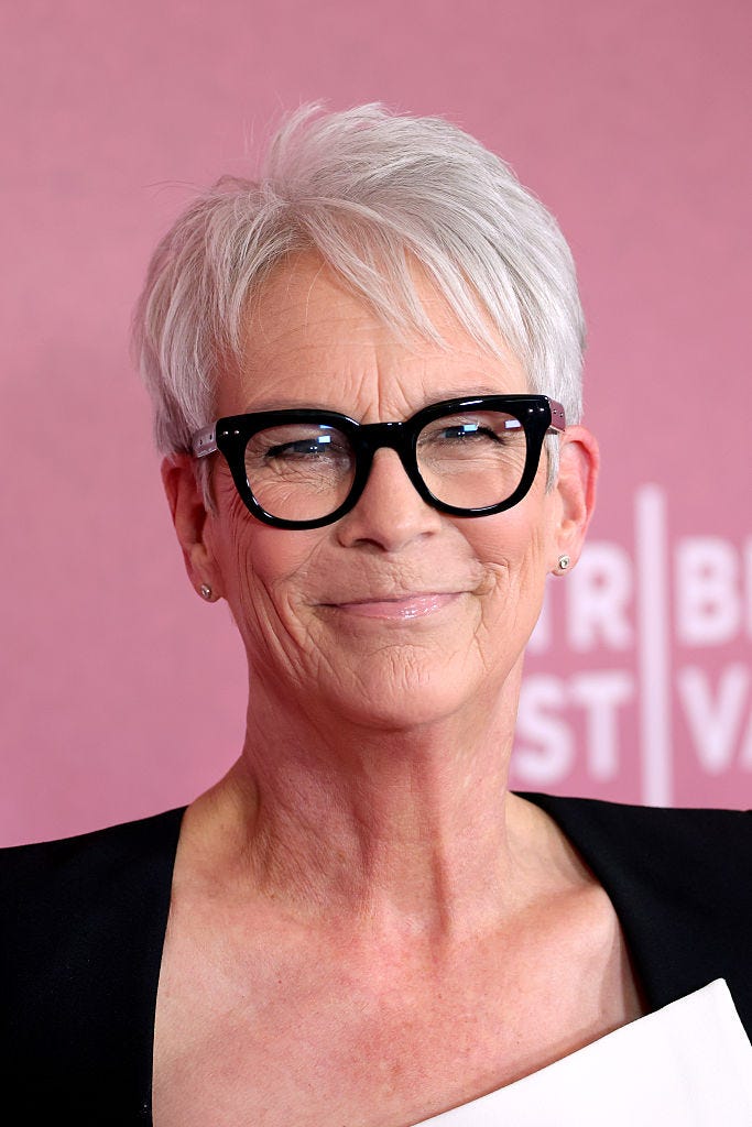 how to wear grey hair