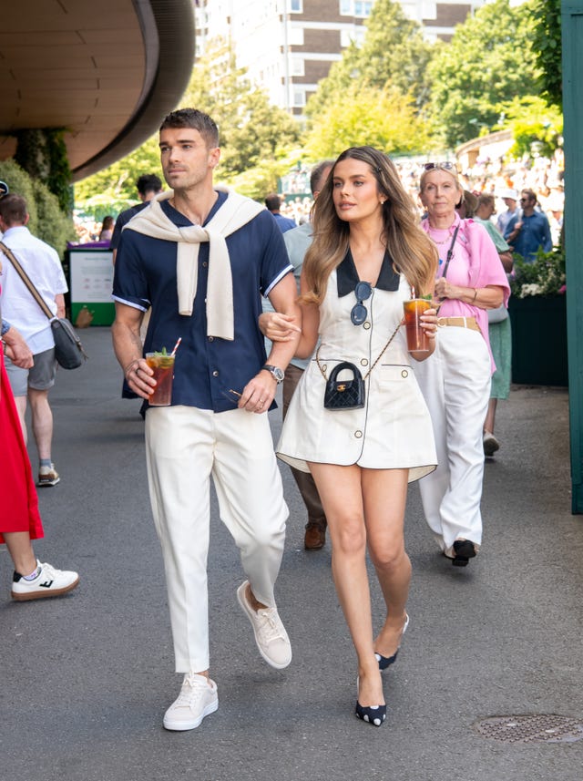 London, England, 3. Juli: Josh Cuthbert und Chloe Lloyd mit Pimms, einem offiziellen Partner von Wimbledon, im All England Lawn Tennis and Croquet Club am 3. Juli 2025 in London, England. (Foto: Antony Jones/Getty Images für Pimms)
