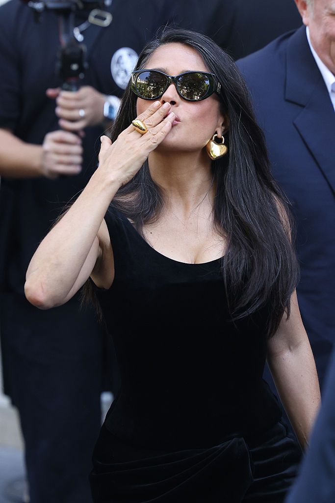 サルマ・ハエックが美しいグレイヘアを維持する秘策を伝授