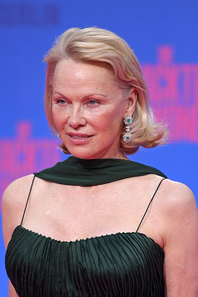 pamela anderson natural glamour