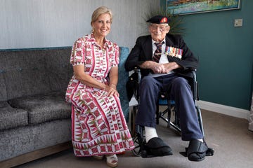 britain's sophie, duchess of edinburgh (l) meets 105 year old royal marines veteran james 'jim' wren (r) at the old sarum manor care home in salisbury on august 12, 2025, ahead of 80th anniversary of vj day. (photo by aaron chown / pool / afp)