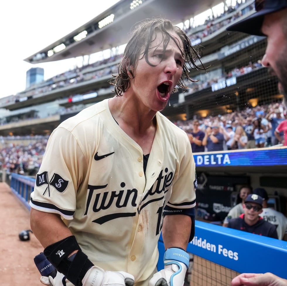 minneapolis, mn august 10: luke keaschall #15 of the minnesota twins celebrates after hitting a walk off home run against the kansas city royals on august 10, 2025 at target field in minneapolis, minnesota. (photo by brace hemmelgarn/minnesota twins/getty images)