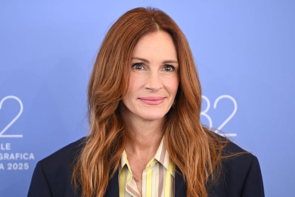 julia roberts brightest red hair
