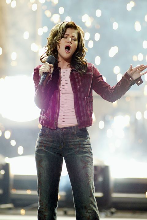 Kelly Clarkson on American Idol.