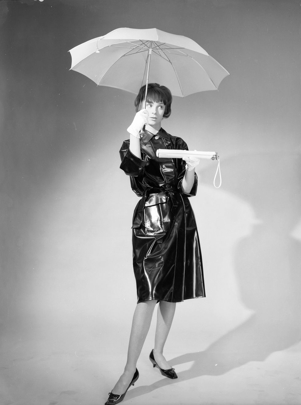 Umbrella, White, Photograph, Black-and-white, Beauty, Fashion, Monochrome photography, Standing, Photography, Fashion accessory, 