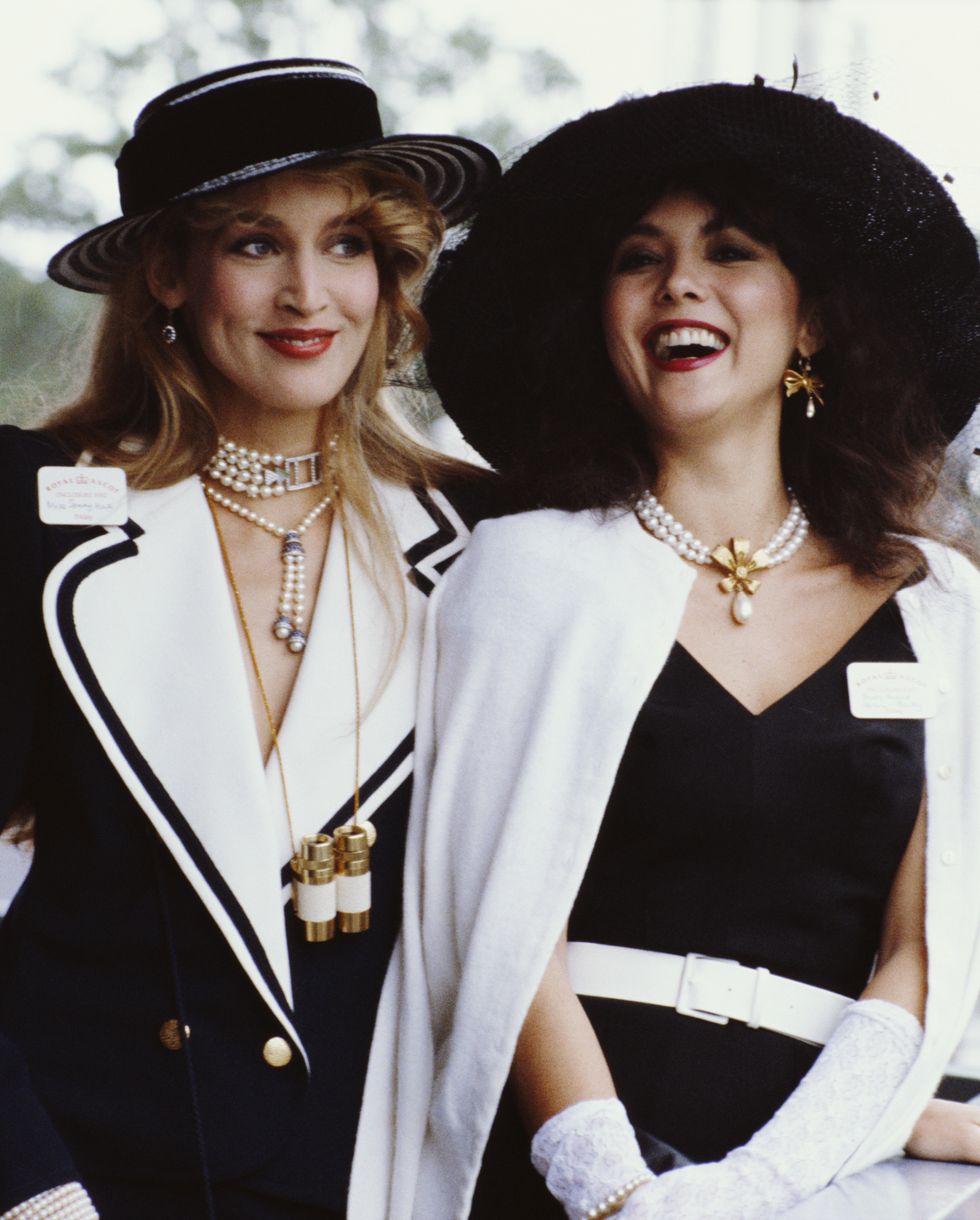 Timeless Elegance: Rediscovering the Glamour of 80s Fashion