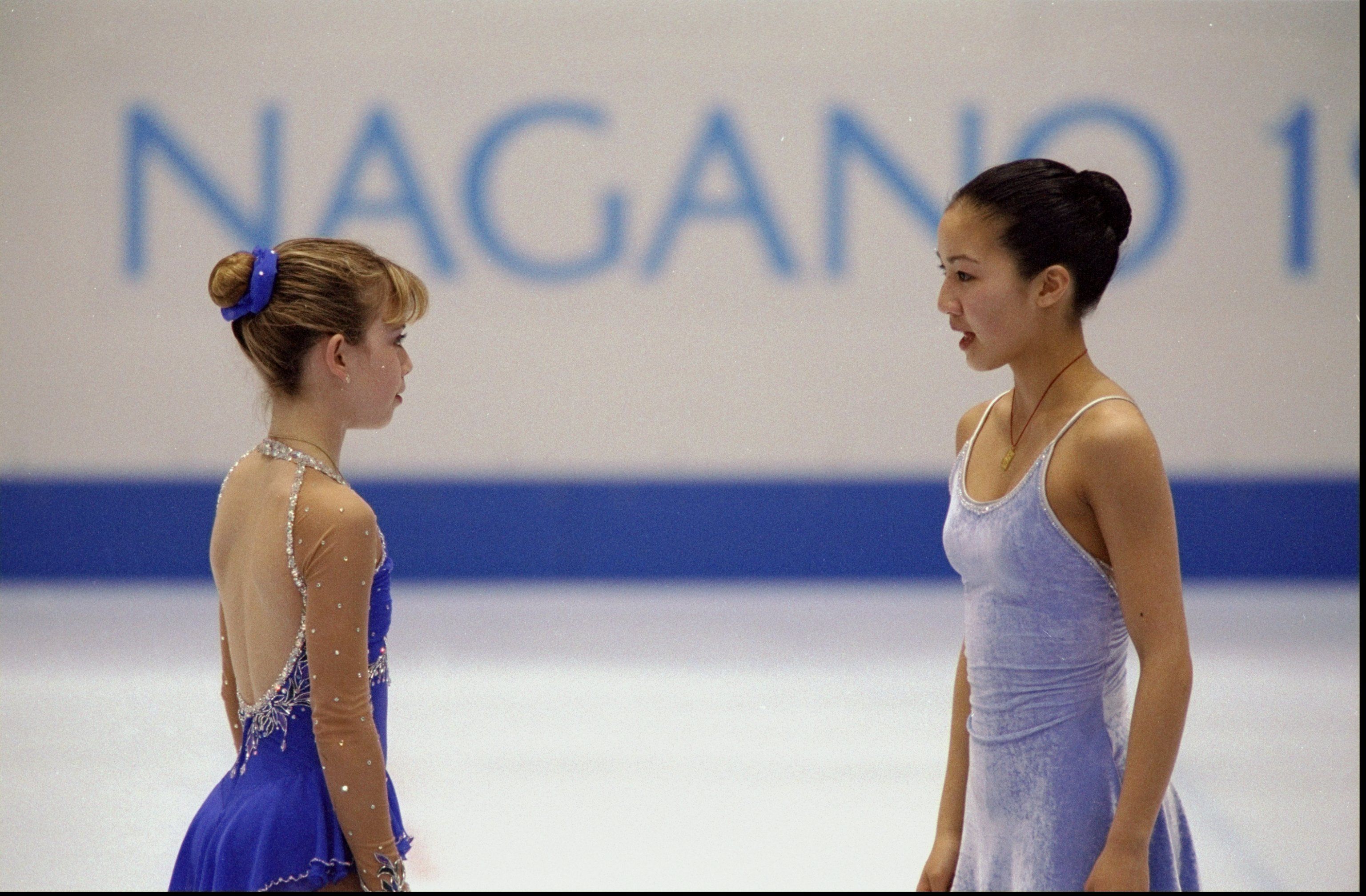 Olympic & World Champion Skaters Light Up the Ice at Galleria