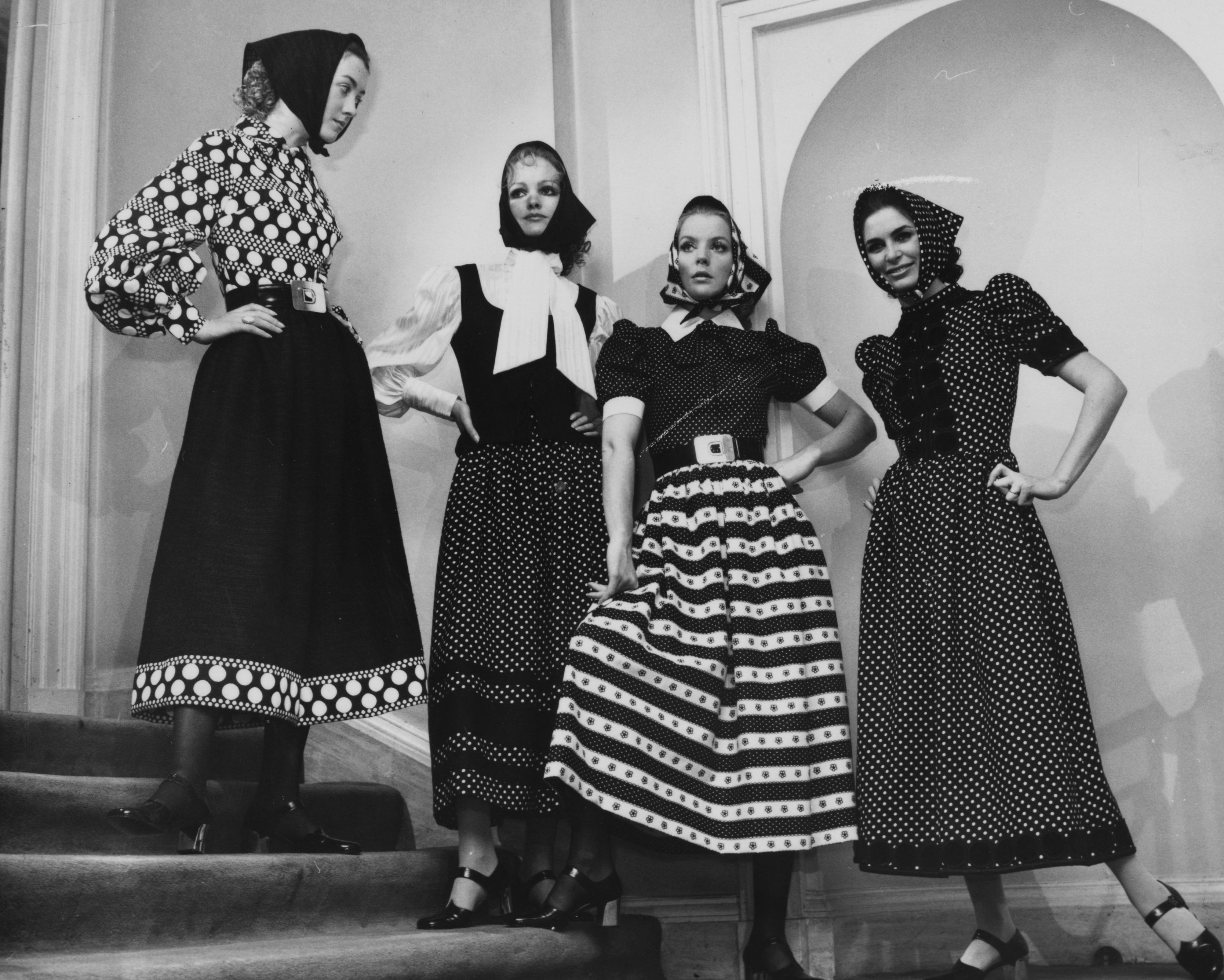 70s black and white skirt sale