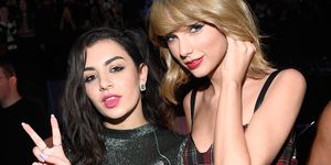 Taylor Swift fans are dragging Charli XCX on Twitter.