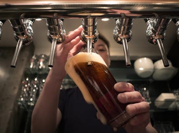 bartender pouring beer