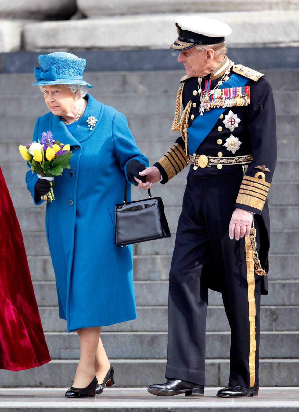 Uniform, Military officer, Event, Military uniform, Official, Gesture, 