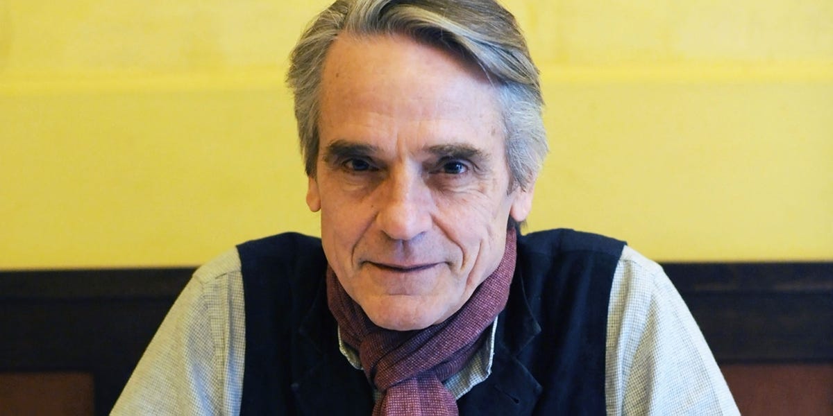 Jeremy Irons 'Watchmen' In-Depth Interview - Theater, Comics, HBO