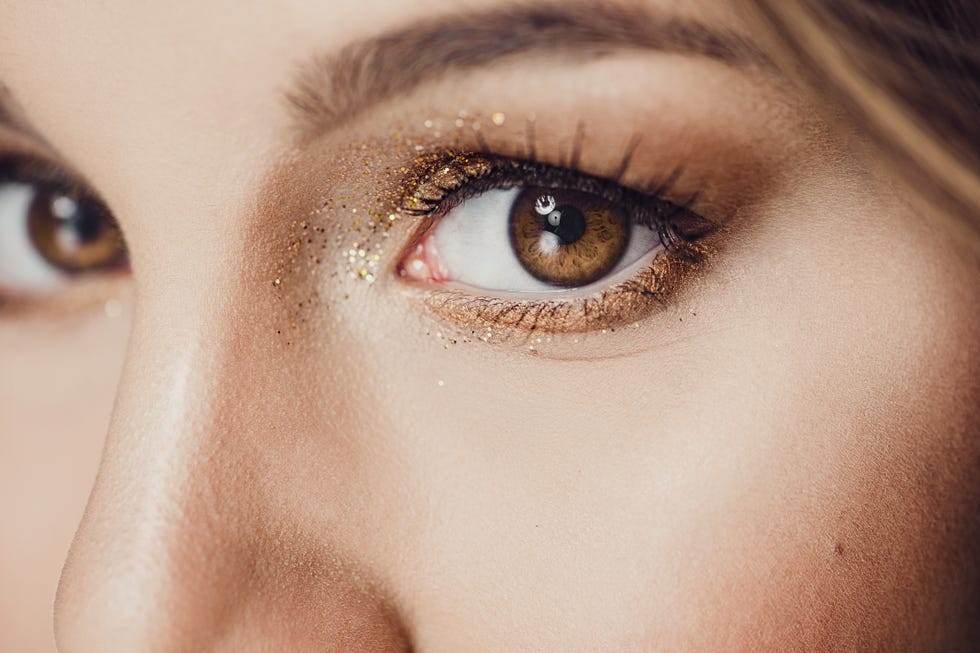 how to apply eyeshadow