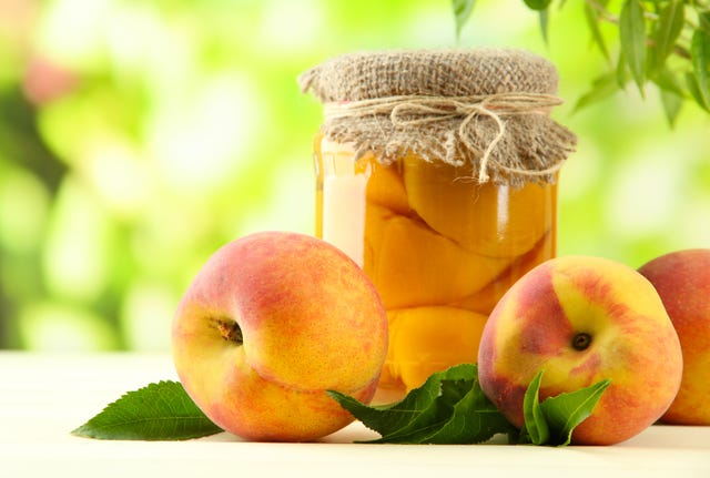 How to Can Peaches at Home