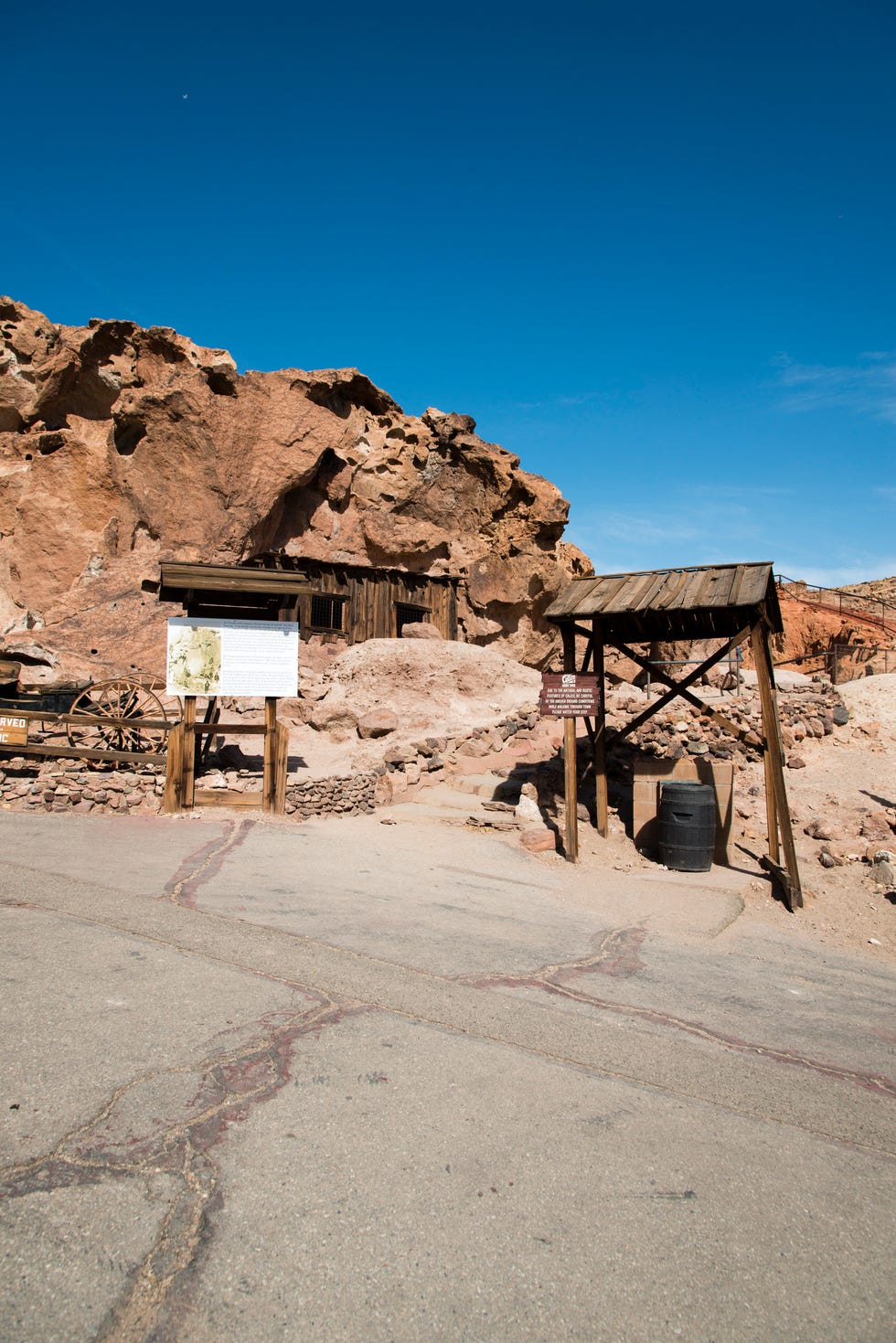 Landscape, Geology, House, Mountain, Desert, Village, Rock, Wadi, National park, Home, Landscape, Geology, House, Mountain, Desert, Village, Rock, Wadi, National park, Home,