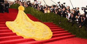 Red carpet, Carpet, Flooring, Dress, Yellow, Event, Tradition, Leisure, Gown, 