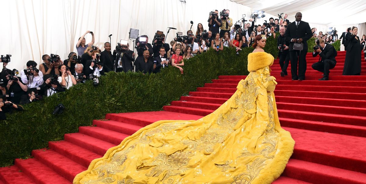 rihanna arrives at the 2015 metropolitan museum of arts costume institute gala benefit in honor of the museums latest exhibit china through the looking glass may 4, 2015 in new york afp photo timothy a clary photo credit should read timothy a claryafp via getty images