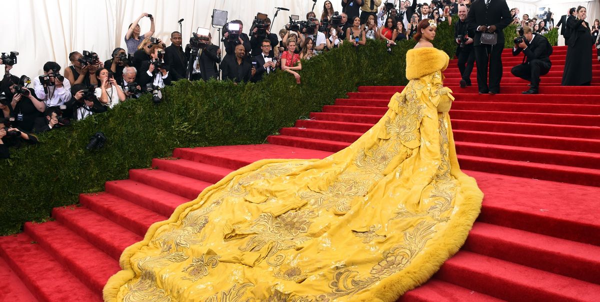 rihanna arrives at the 2015 metropolitan museum of arts costume institute gala benefit in honor of the museums latest exhibit china through the looking glass may 4, 2015 in new york afp photo timothy a clary photo credit should read timothy a claryafp via getty images