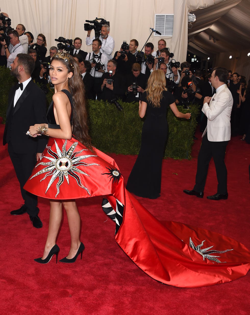 Zendaya Dressed Like Joan of Arc for the Met Gala - Zendaya in Versace ...