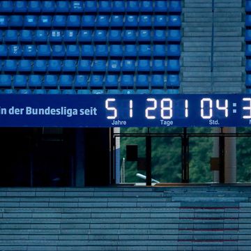 amburgo, orologio allo stadio volksparkstadion